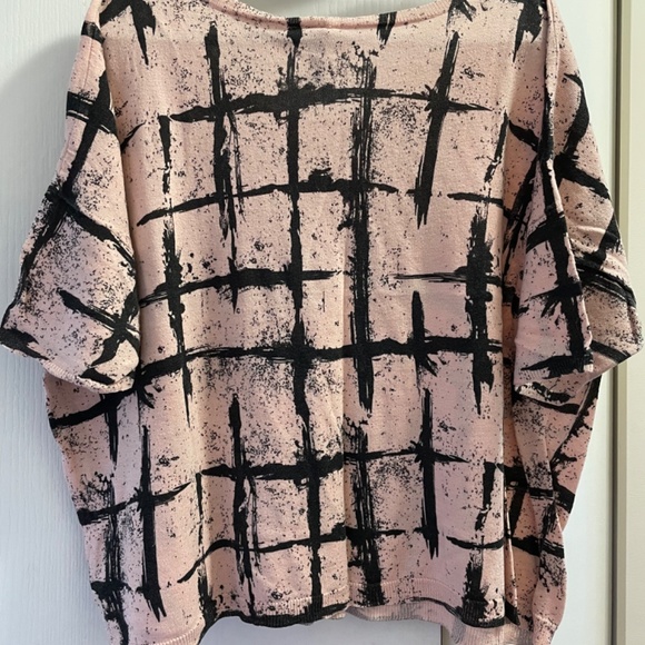 Beautiful Jess abstract sweater - Picture 2 of 3